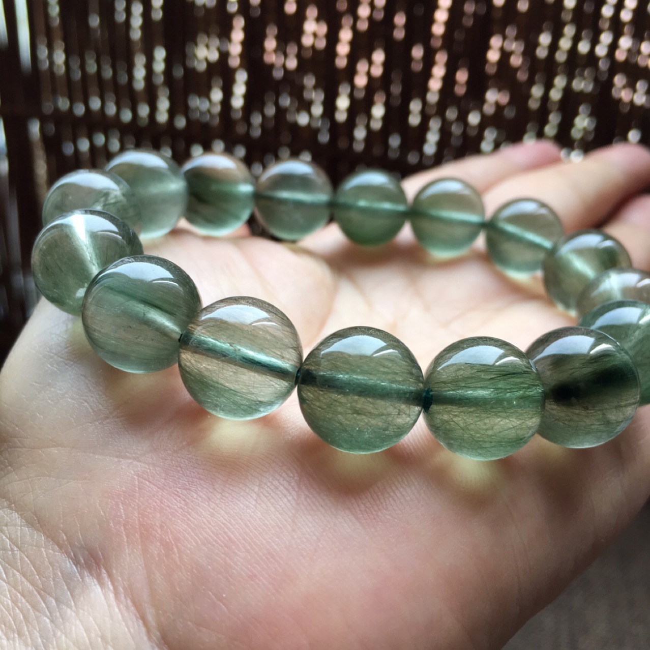 天然绿发晶手链,晶体干净,发丝顺,上手漂亮13毫米重52.3克