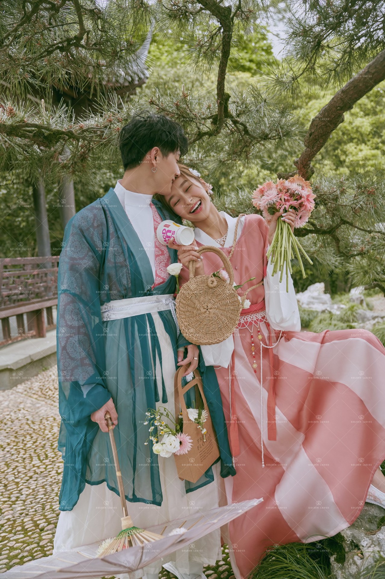 影楼网红复古汉服情侣主题拍照外景旅拍古装艺术照中国风摄影礼服