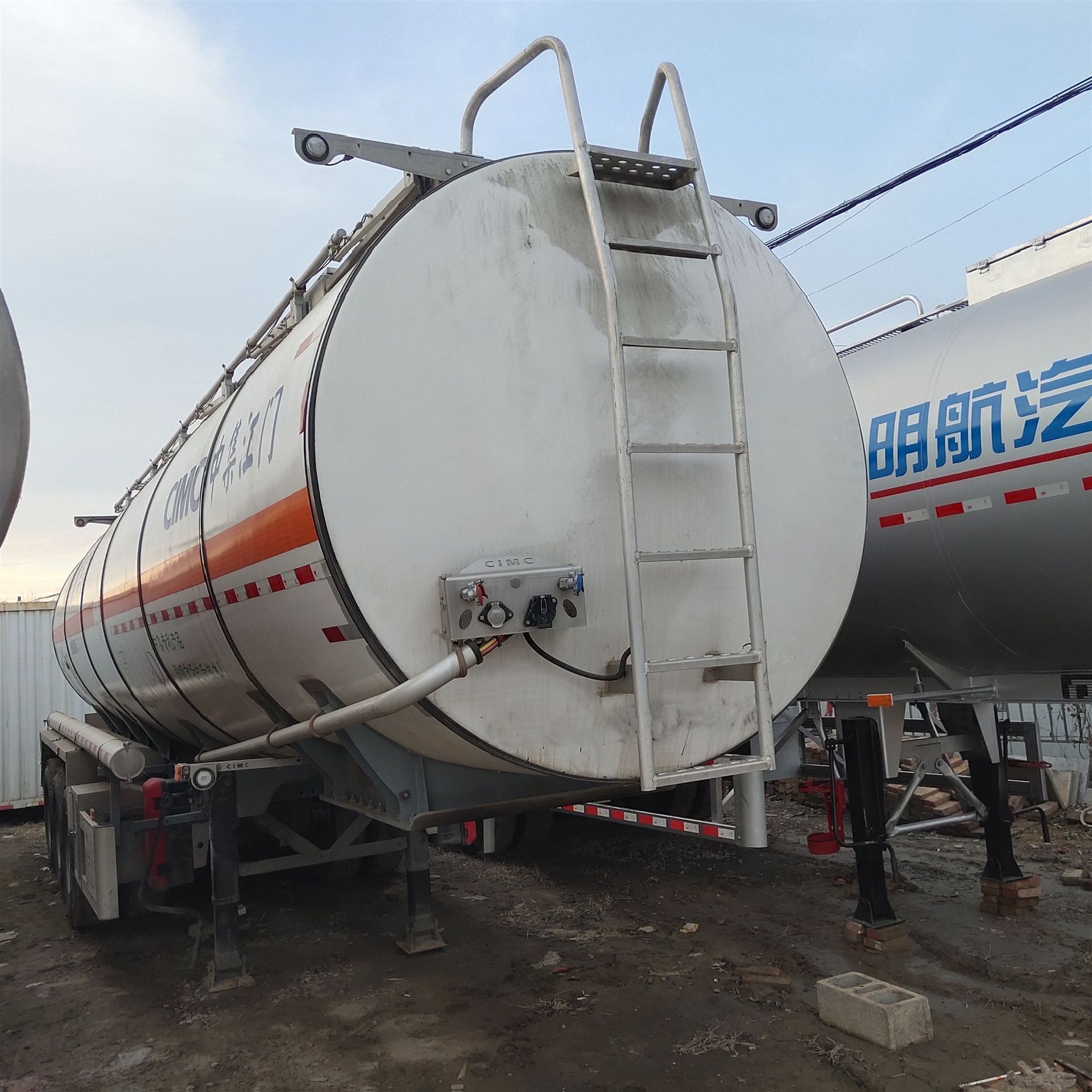 货手续 包过户可提档聚合氯化铁普货户液体半挂罐车铁罐内衬聚乙烯pe