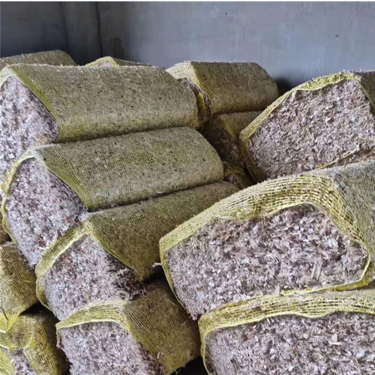 夏季牛羊用大蒜皮秸秆大蒜糠禽畜饲料大蒜内皮外皮多种用途