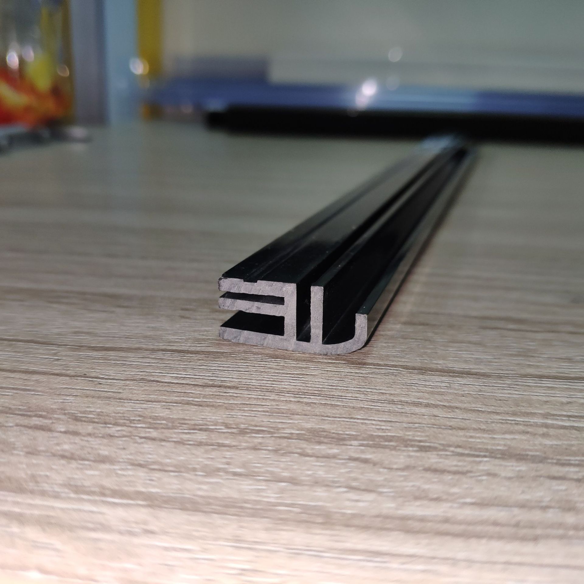 pvc异型塑胶条 塑料异型材 鱼缸塑料边条  pp周转箱包边条