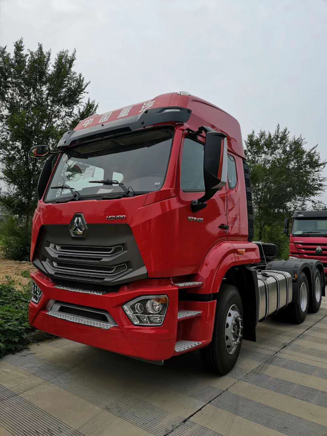 重汽豪瀚牵引车高质量不超重车型报价18953179819