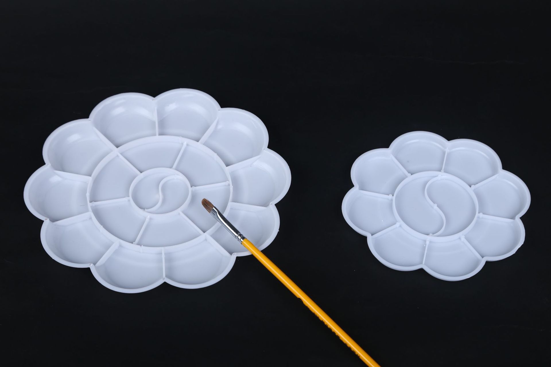 大中小梅花调色盘加厚透明调色用品调色板美术绘画水粉水彩调色盘