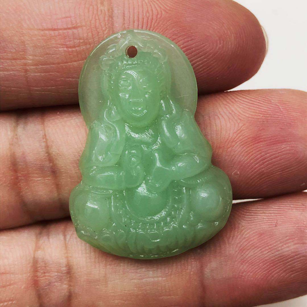 摆地摊货源仿玉观音佛像挂件水晶玻璃吊坠地摊夜市热卖产品玉料
