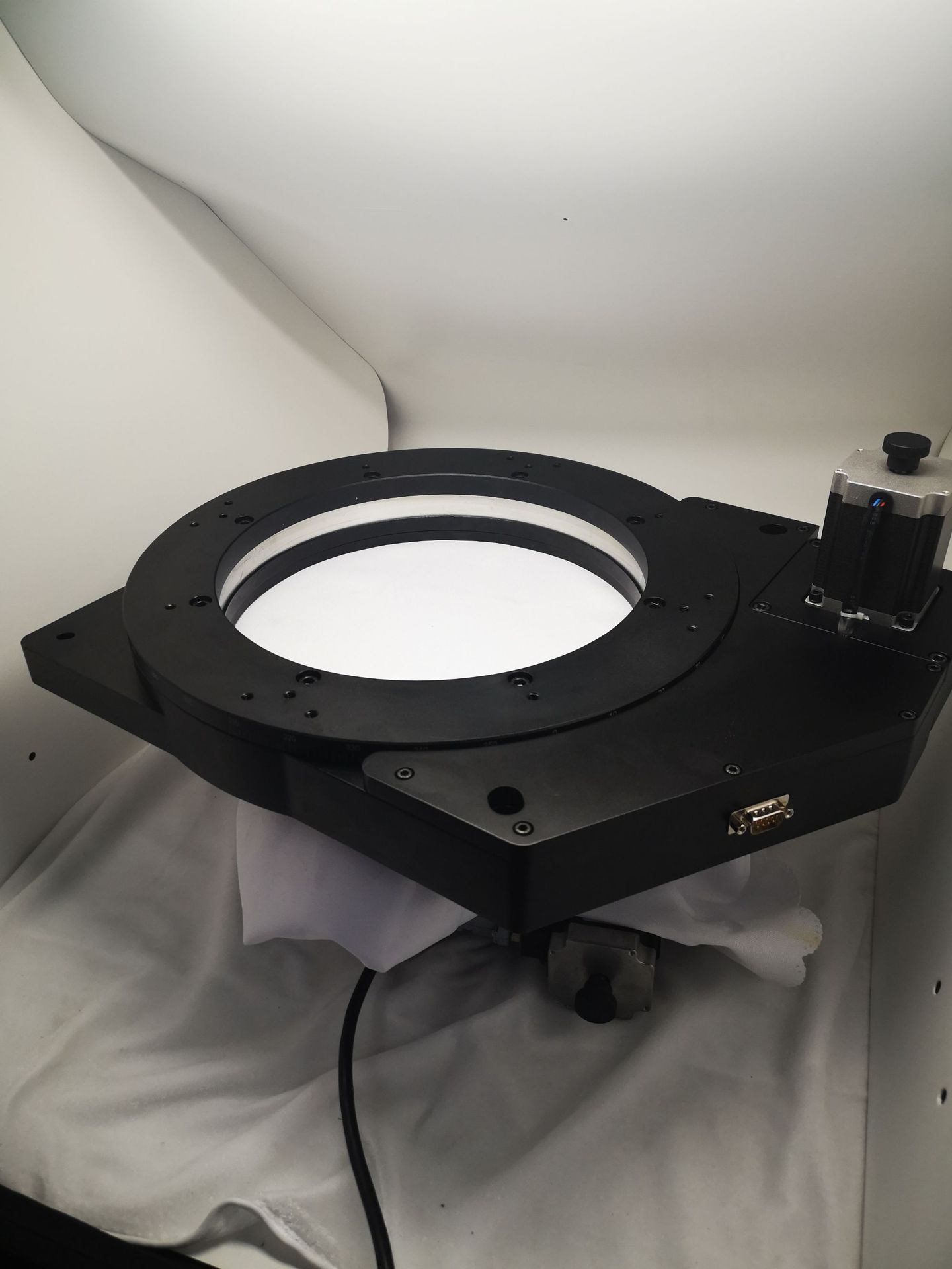 中空直径250mm电动旋转台01rsb250