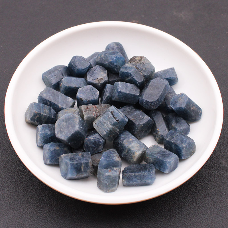 天然蓝刚玉原石摆件六棱柱形小号矿石标本石蓝宝石