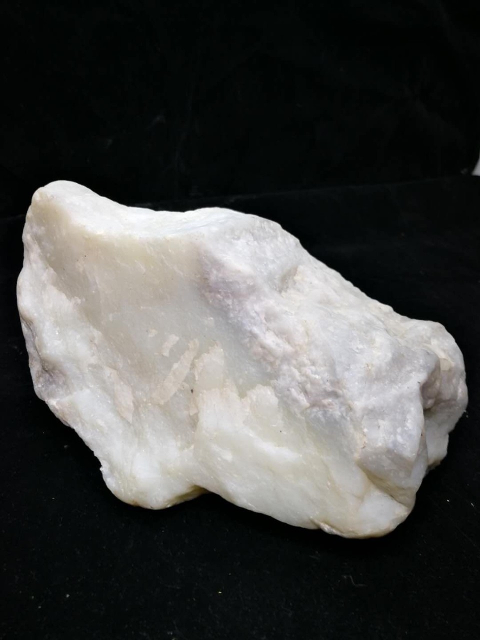 真正新疆和田玉,且末白玉山料