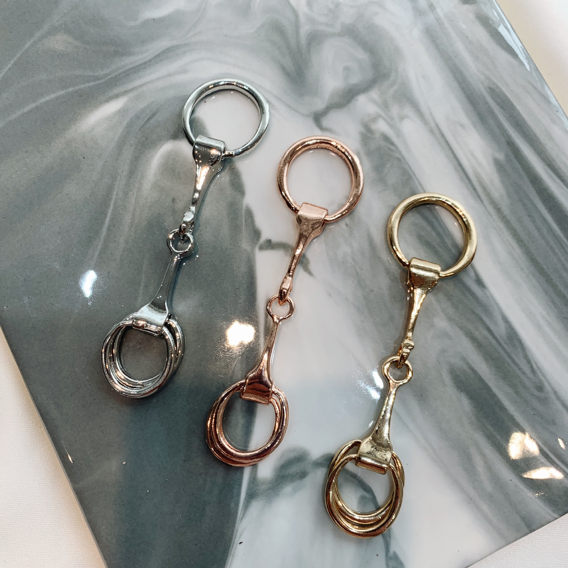 三十而已王漫妮同款 新款金属 马衔扣 丝巾扣 饰品围巾丝带扣批发