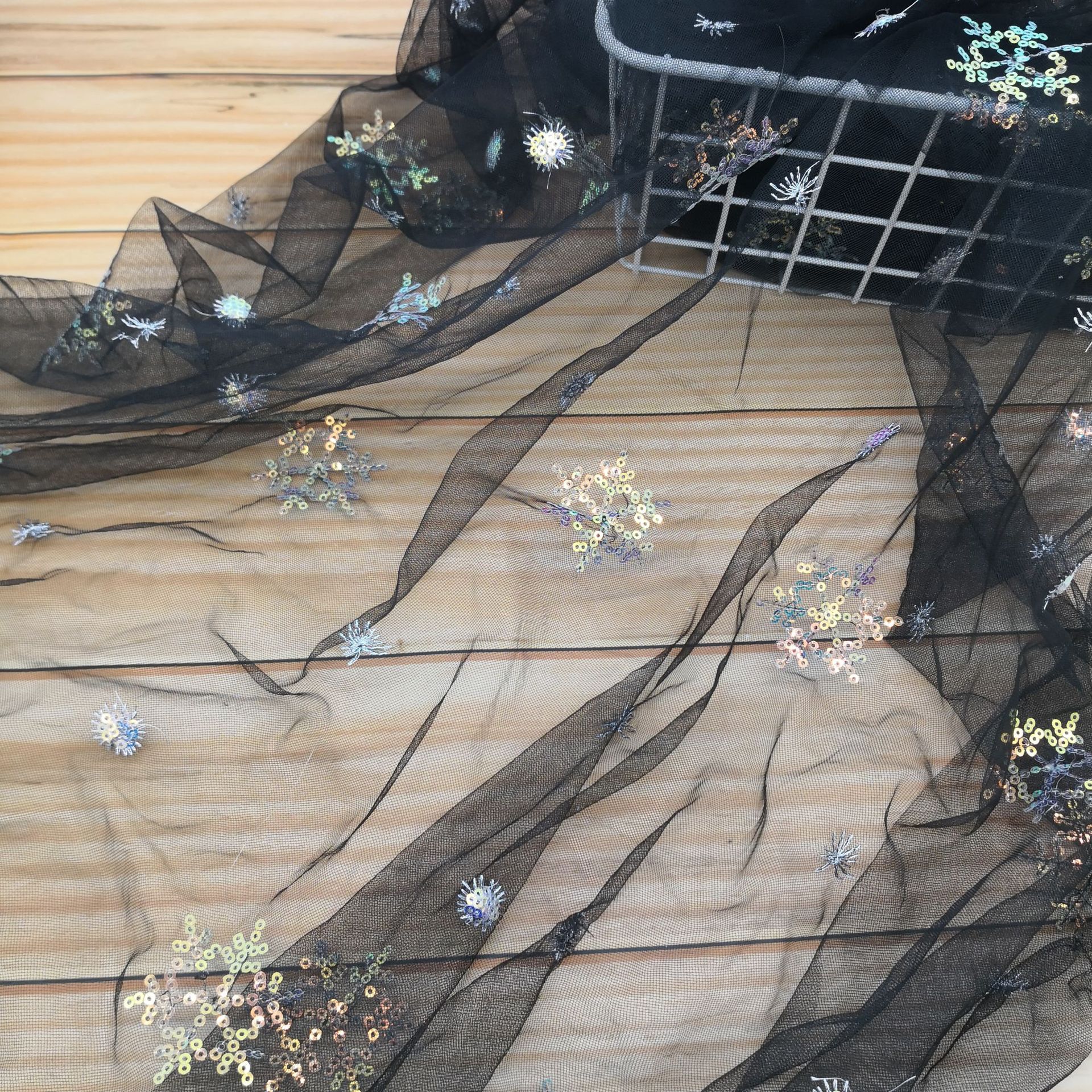 厂家现货网纱雪花刺绣亮片连衣裙礼服汉服蕾丝电脑珠片绣花面料