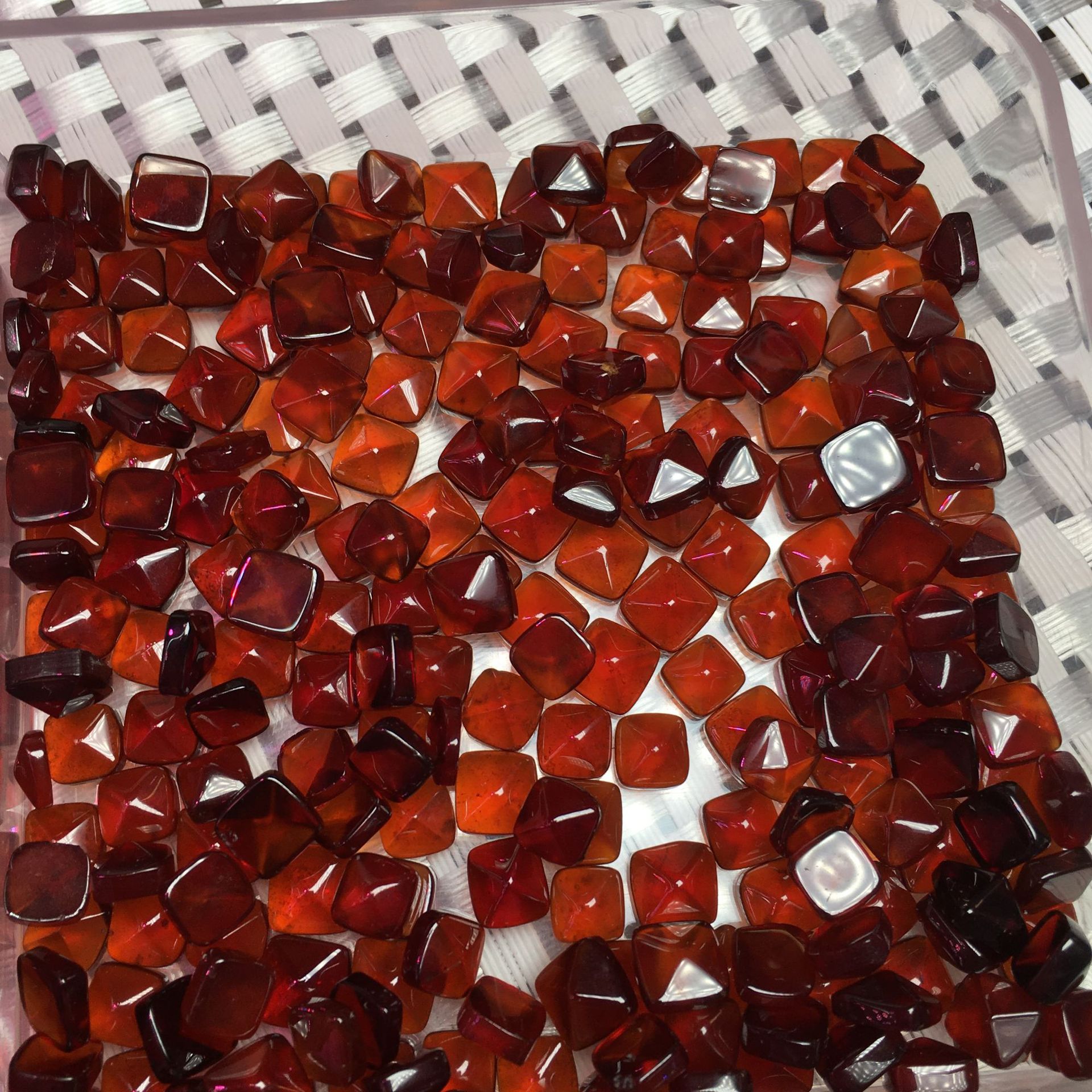 天然橙石榴石裸石糖塔戒面晶体通透颜色鲜艳diy饰品厂家批发