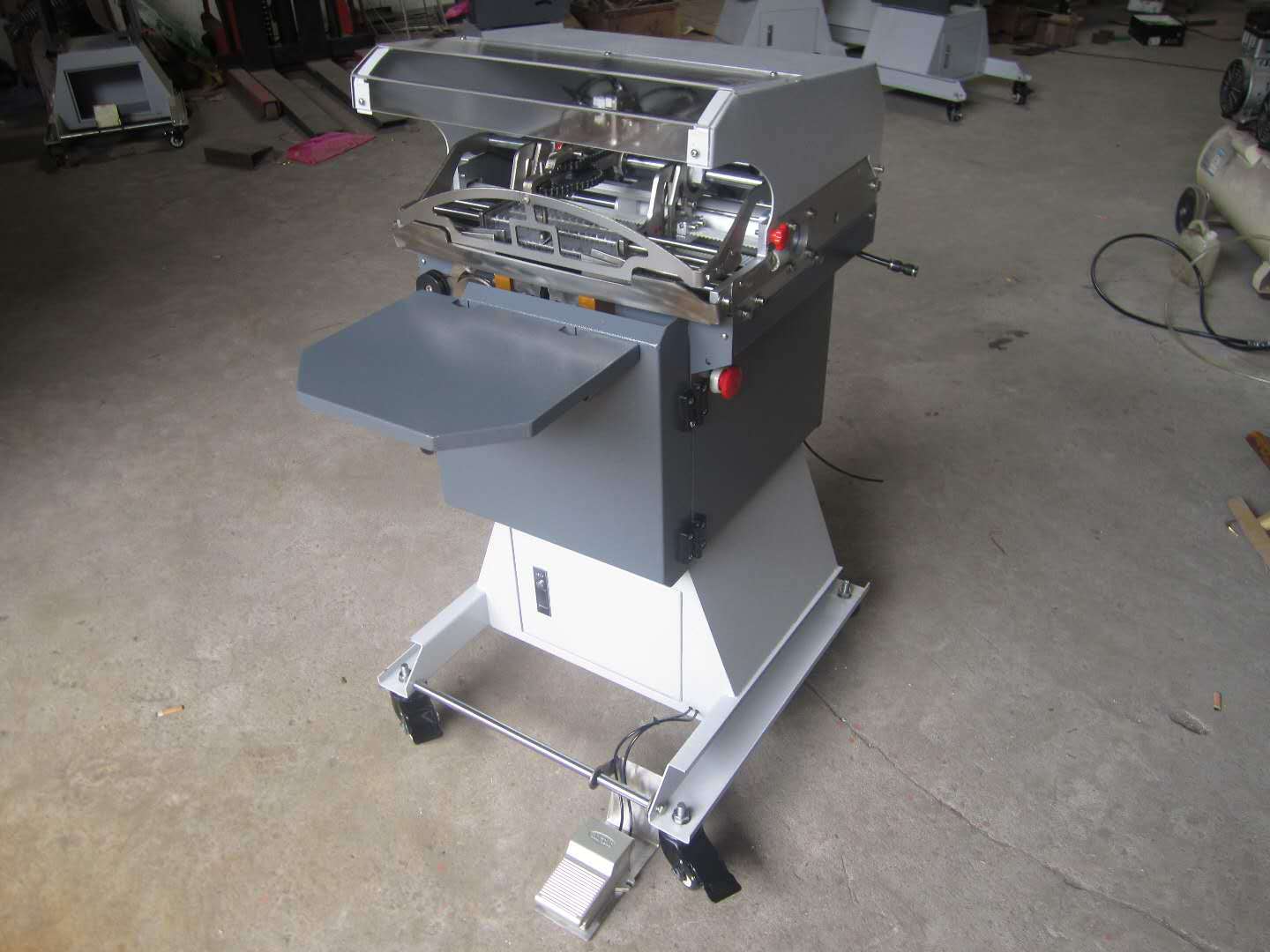 面包自动封口机 糖果袋口扎口机 扇形折叠扎花机 面包扎花机