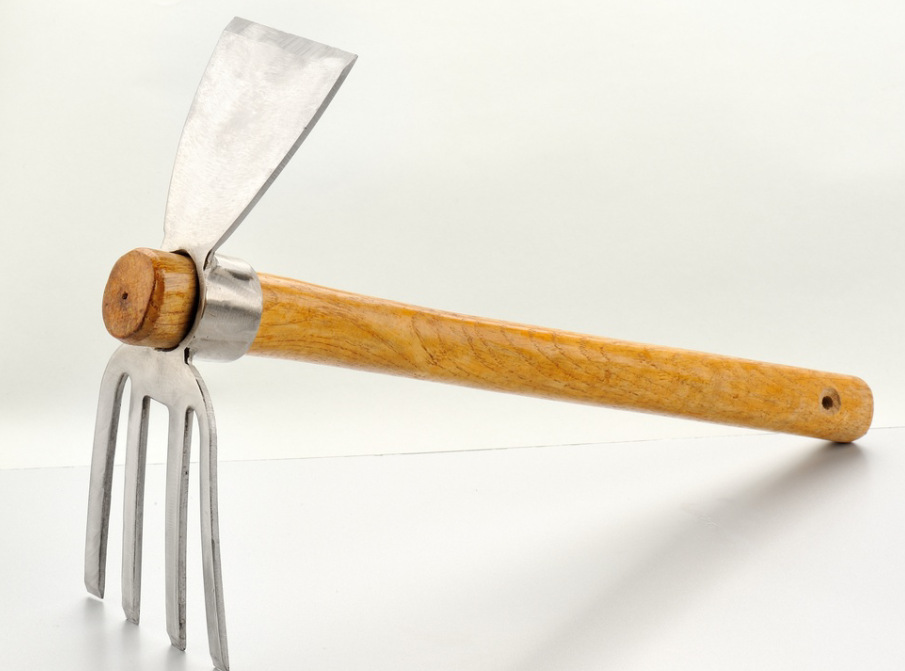 厂家供应 两头锄头 木柄 农作工具 可定牌