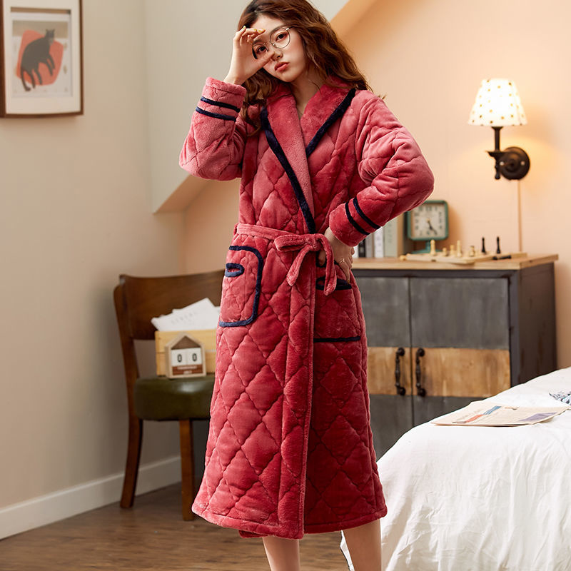 睡袍女冬季法兰绒保暖加厚加长款胖mm珊瑚绒三层夹棉宽松浴袍睡衣
