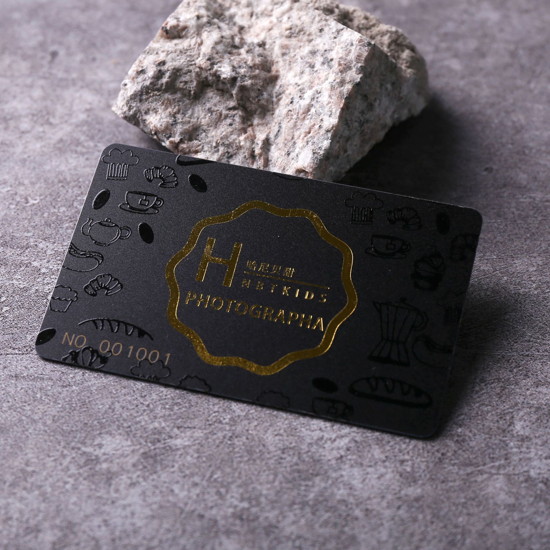 厂家直销高端黑料卡浮雕卡 磁卡芯片卡 定做 vip卡片定制