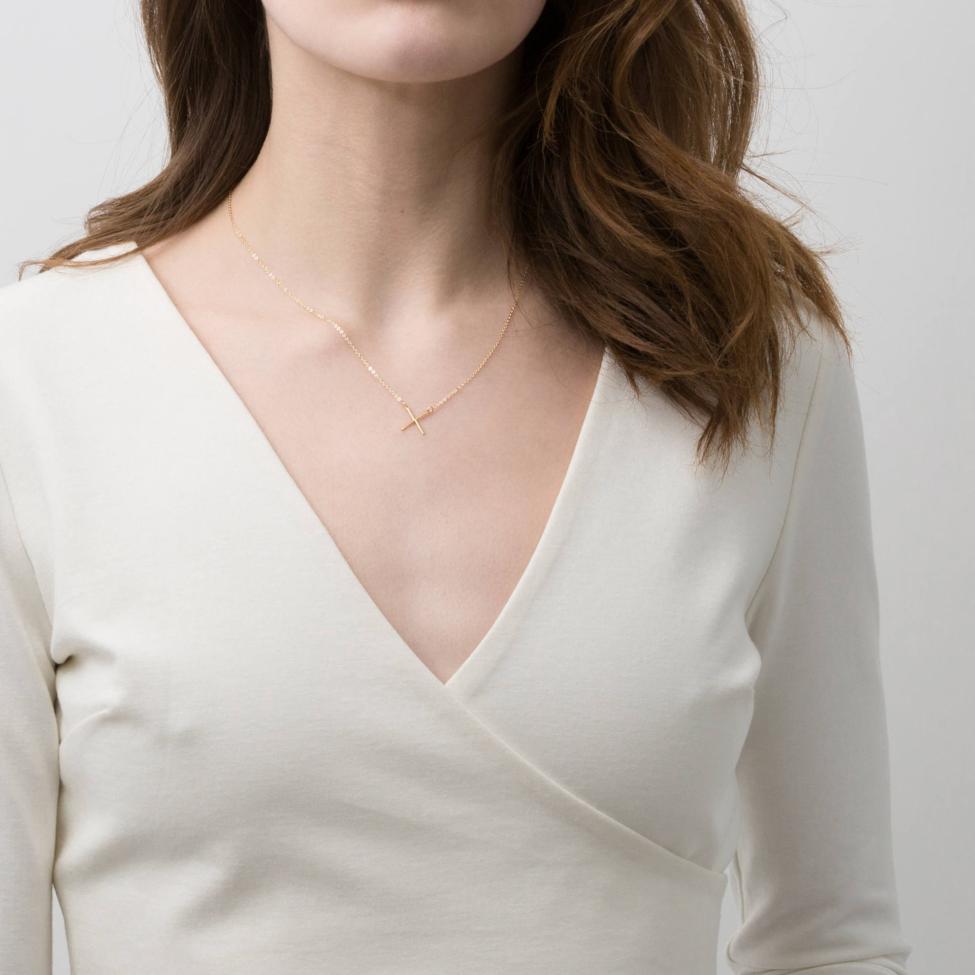 夏季新品不锈钢项链美丽女人配饰性感锁骨链k金保色螺纹字母吊坠