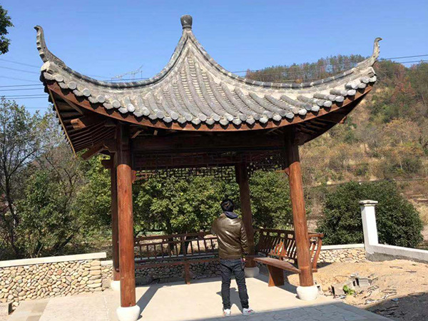 共盈厂家供应户外防腐木实木四柱凉亭别墅公园景区树脂瓦凉亭批发-搜