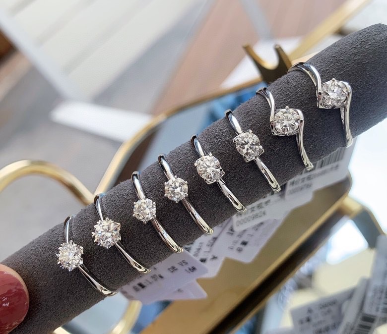 18k金30分六爪钻戒 18k白金天使之吻 au750 de色保真南非钻石戒指