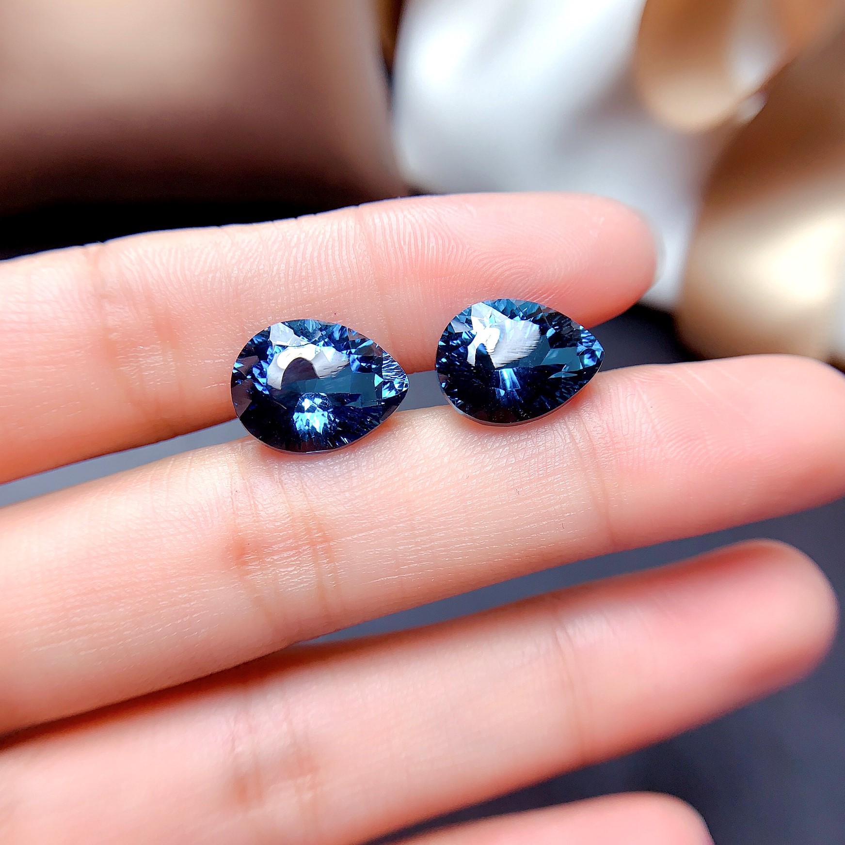 优质天然伦敦蓝托帕石 水滴形10*14mm 裸石戒面 代镶钳戒指吊坠等