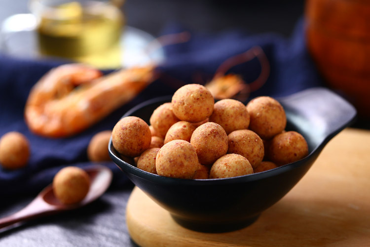 日本进口网红零食食品 海鲜味春日井袋装鱼皮花生果仁批发85g