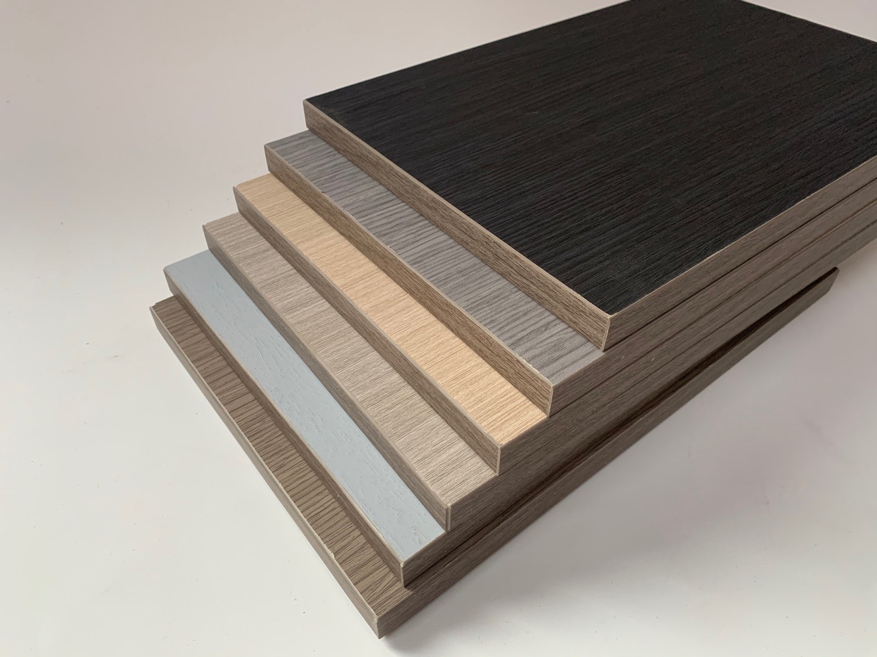 福建高密度高贴膜木纹pvc板橱柜浴室柜地面雪弗发泡板建材可用