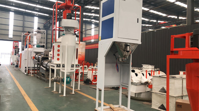 强福机械-膨化饲料成套设备客户安装现场