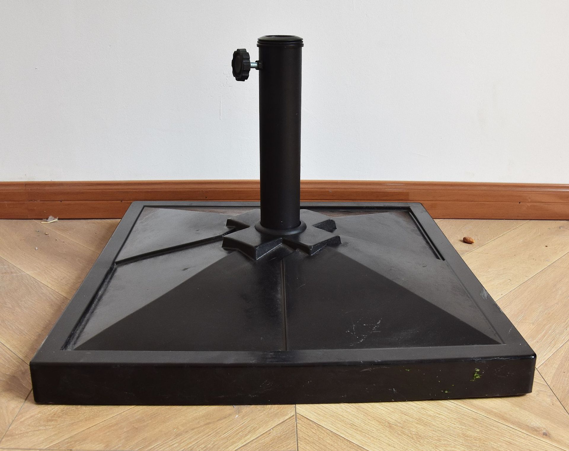 新品橄榄绿色咖啡店遮阳伞底座户外太阳伞座定制树脂水泥伞座22kg