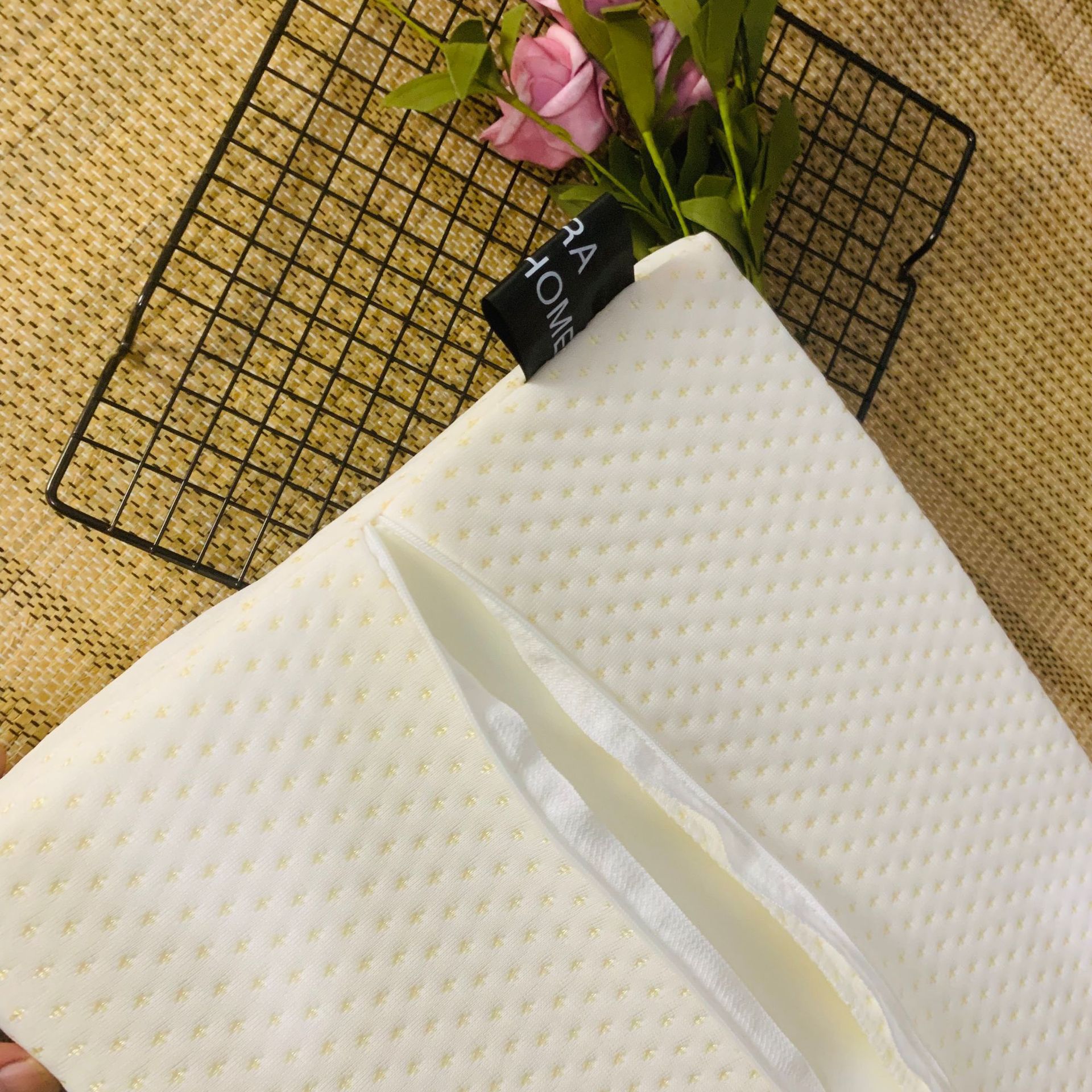 微商爆款zara枕头礼盒装zara乳胶枕zara记忆枕按摩枕护颈透气保