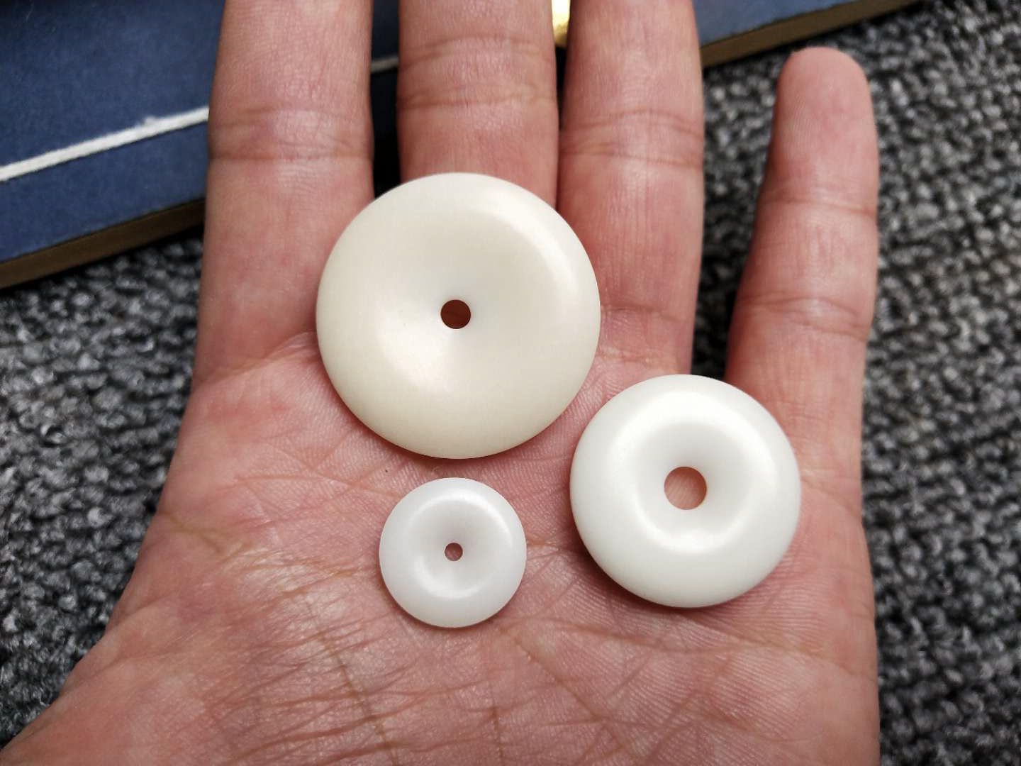 天然象牙果雕刻平安扣面包圈吊坠diy背云文玩佛珠散珠配饰配件