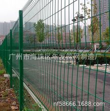 带边框架铁护栏网厂 水源地隔离护栏网 绿色水库河道防护网现货
