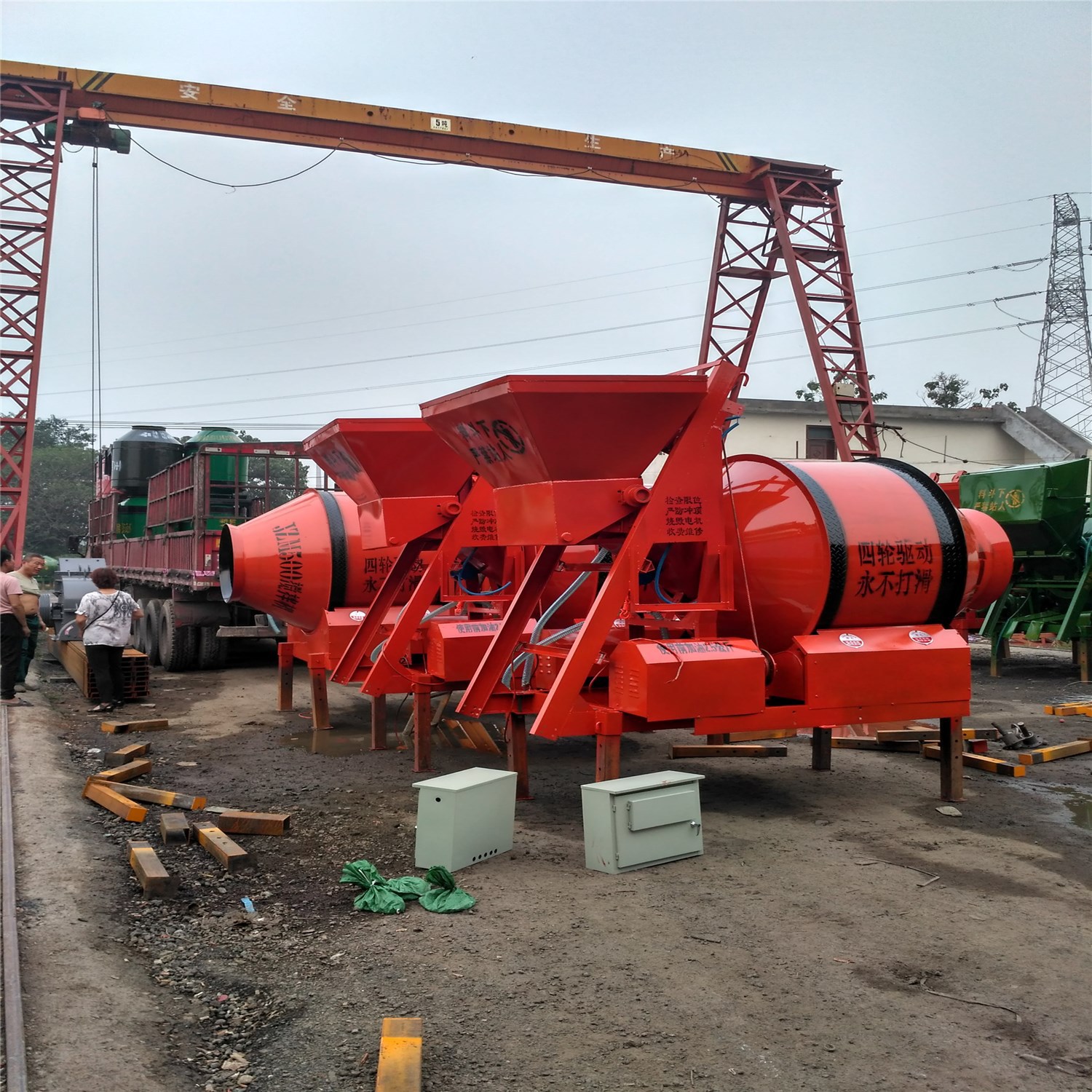 jzm各型号新型高性能混凝土搅拌机 橡胶辊轮带动滚筒传动搅拌机