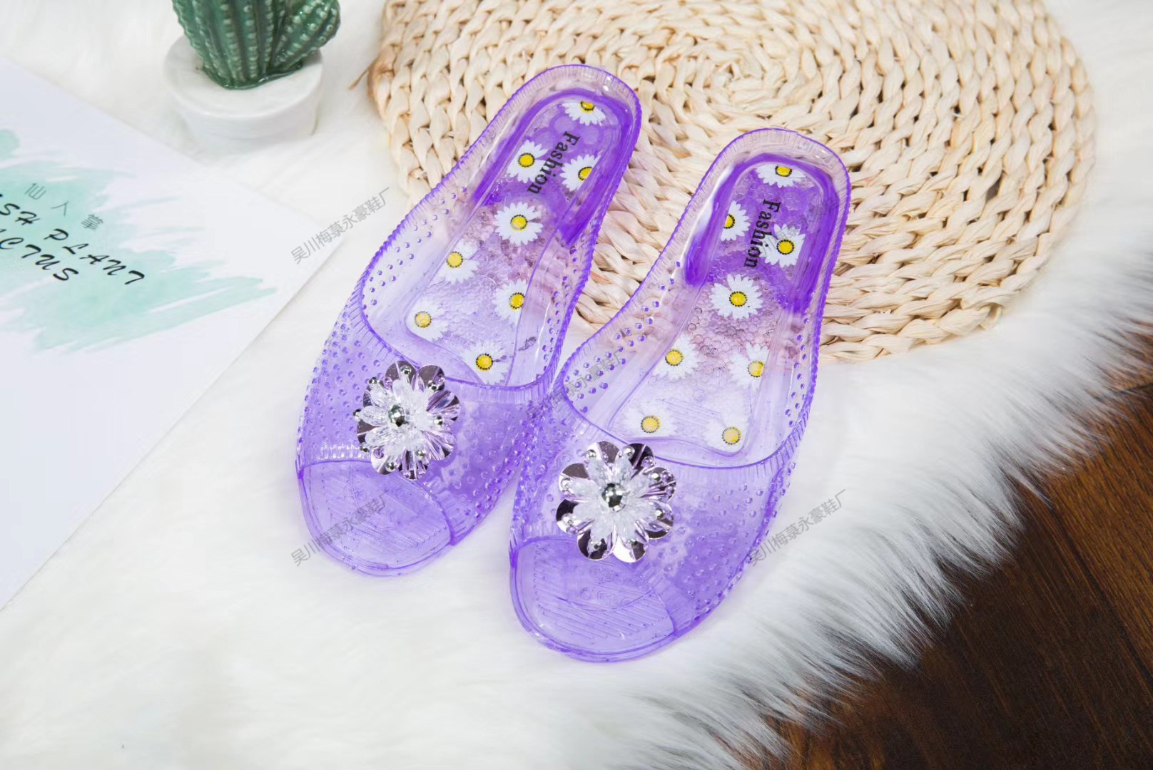 新款家居女士拖鞋浴室防滑水晶鞋简约卡通可爱平底直销dm-8189 1