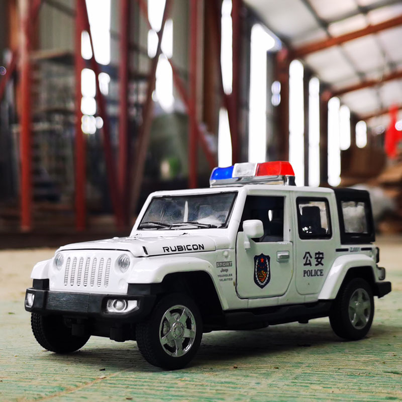 宝思仑1/32吉普警车回力声光越野车仿真金属车开门男孩玩具66052
