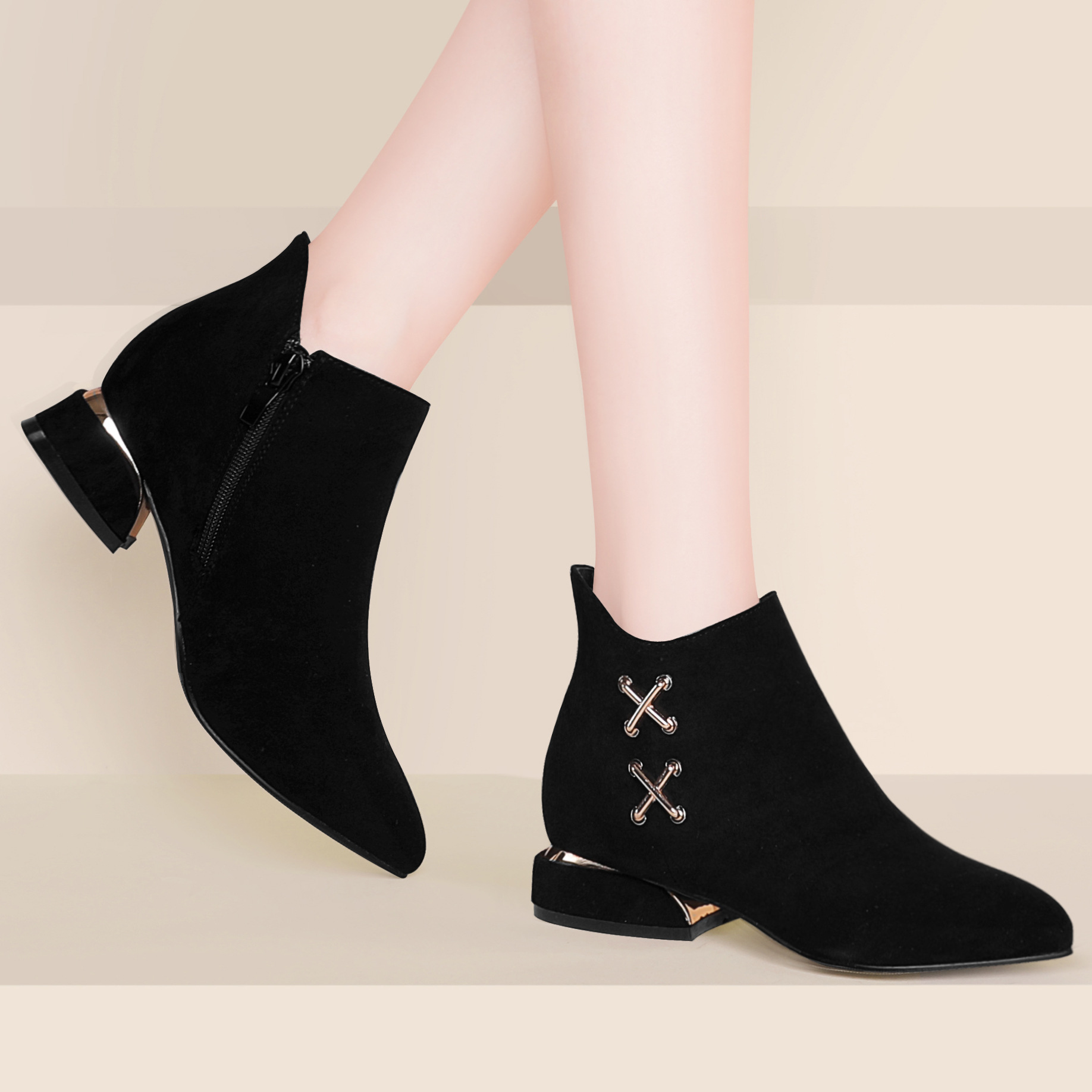 2020秋冬新款尖头平底短靴学生韩版矮跟短筒靴百搭女鞋磨砂女靴子