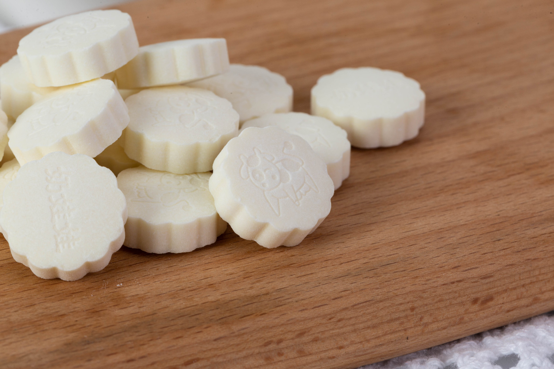 内蒙特产 草原牛奶贝138g/袋原味酸奶味奶片儿童休闲零食一件代发