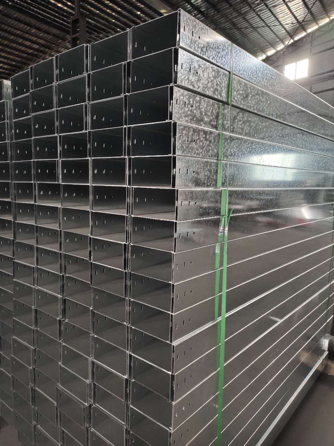 厂家直供镀锌热镀锌电缆桥架不锈钢铝合金弱电走线槽防火喷涂桥架