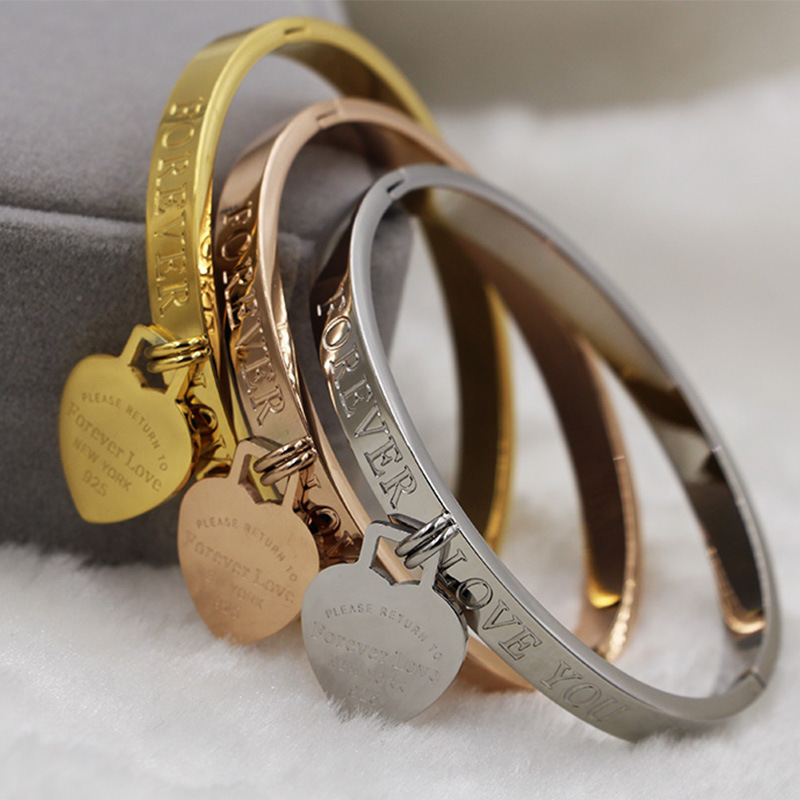 日韩钛钢饰品批发foreverlove单桃心搭扣手镯女手镯心形手环