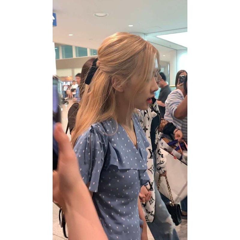 rose朴彩英同款蓝色荷叶边波点不规则下摆度假风系带蝴蝶结连衣裙