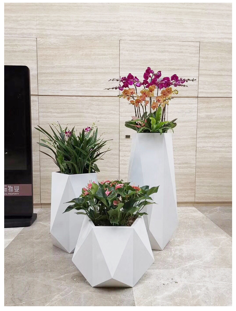 白色商场房地产公园户外种植花盆玻璃钢花盆创意玻璃钢花盆组合