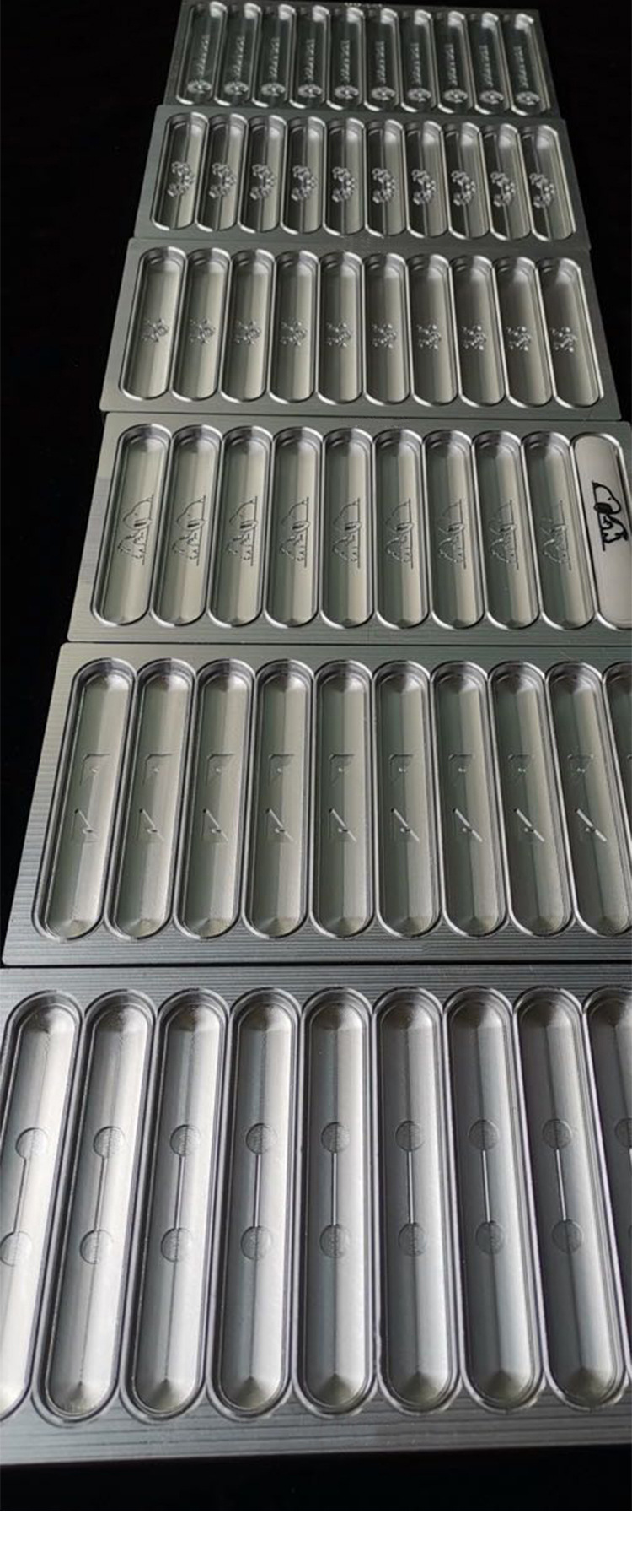 定制各种滴塑模 滴胶模具 铜模 鞋底模 汽车防刮条