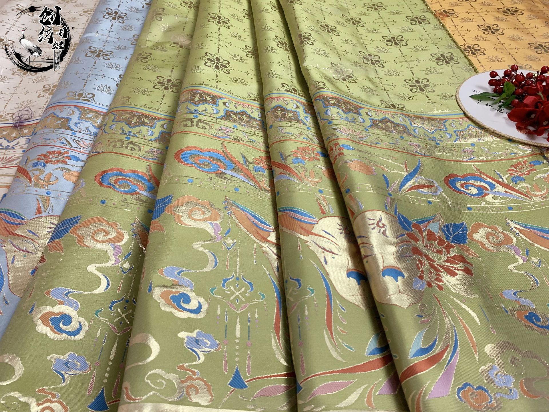 觅鹿青云原创有版权妆花织金缎布料马面裙遍地金面料明制少女