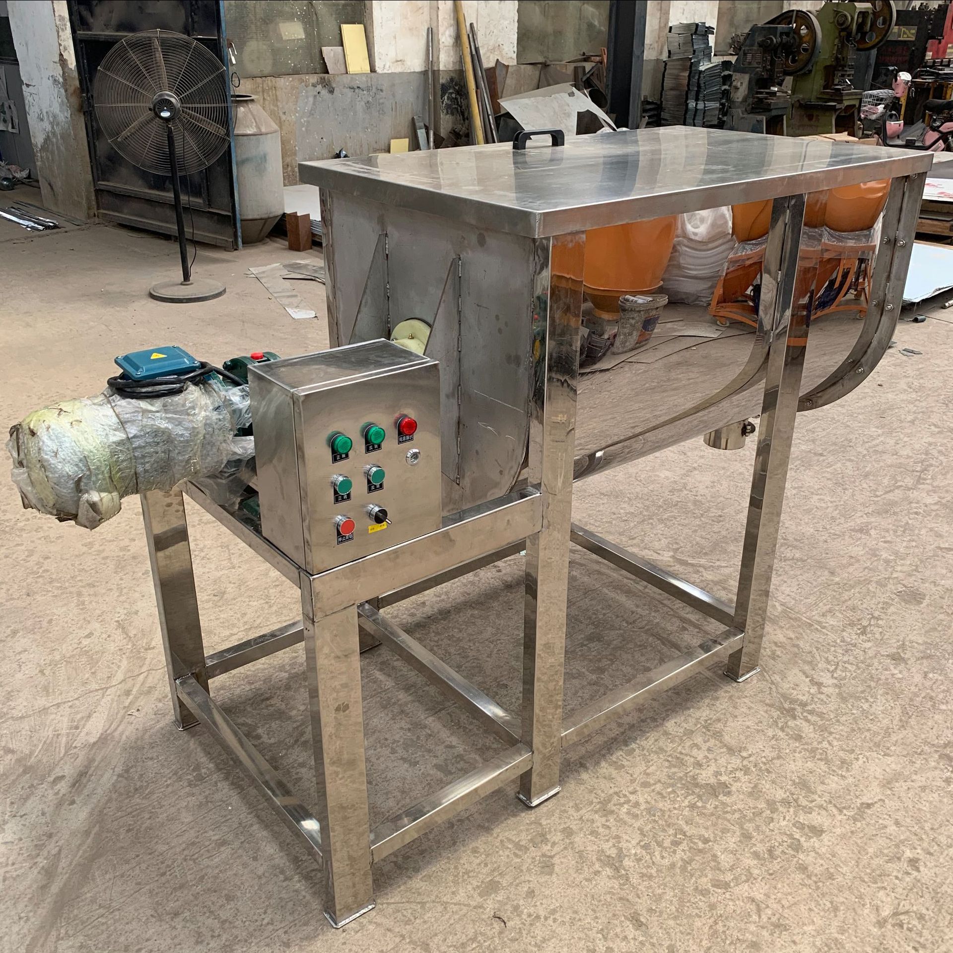 粉剂卧式混合机不锈钢干粉螺带搅拌机有机肥料发酵加热卧式搅拌机