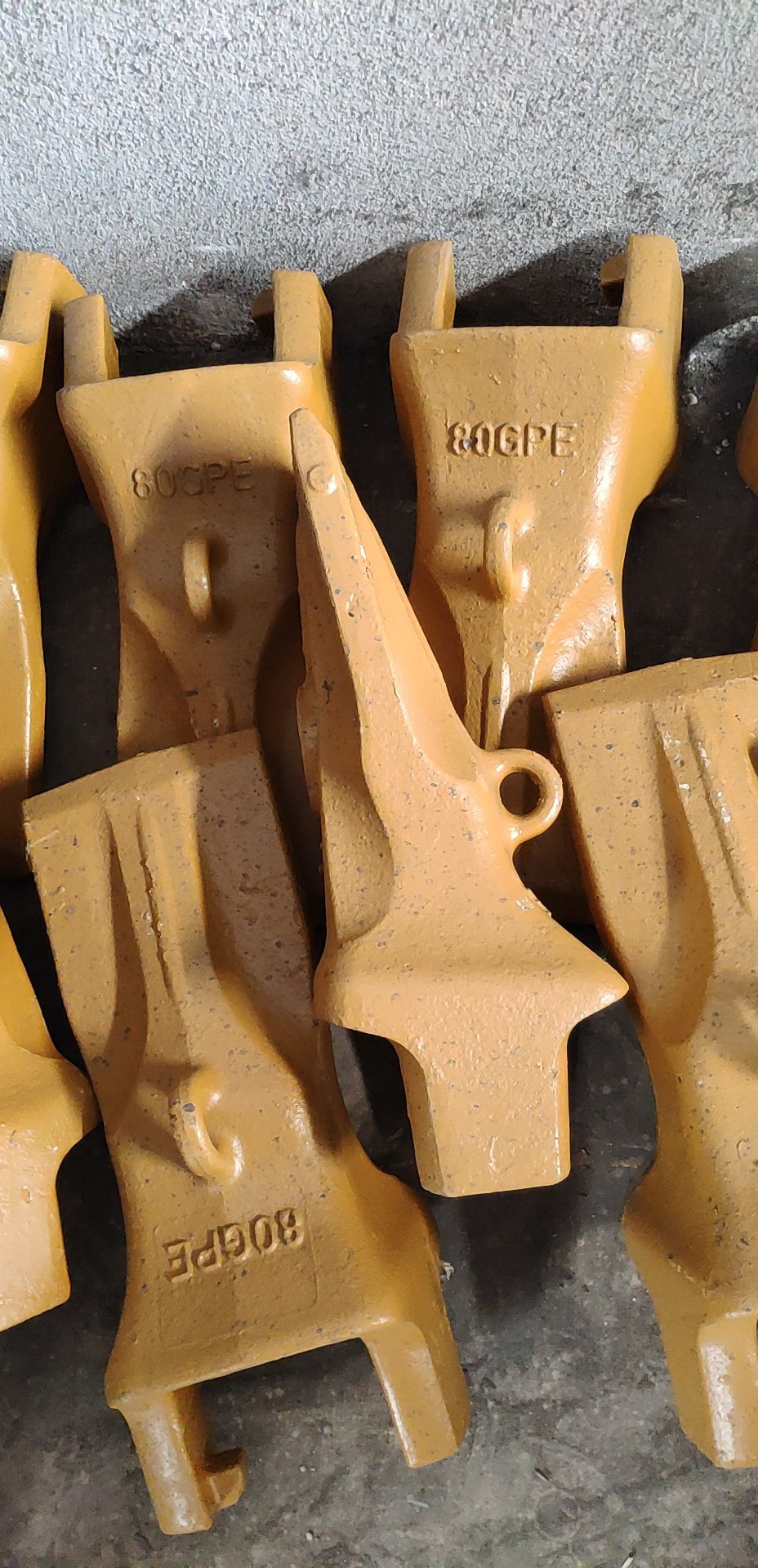 现货销售沃尔沃700 750挖掘机斗齿 岩石斗齿 尖齿优点加重抗磨