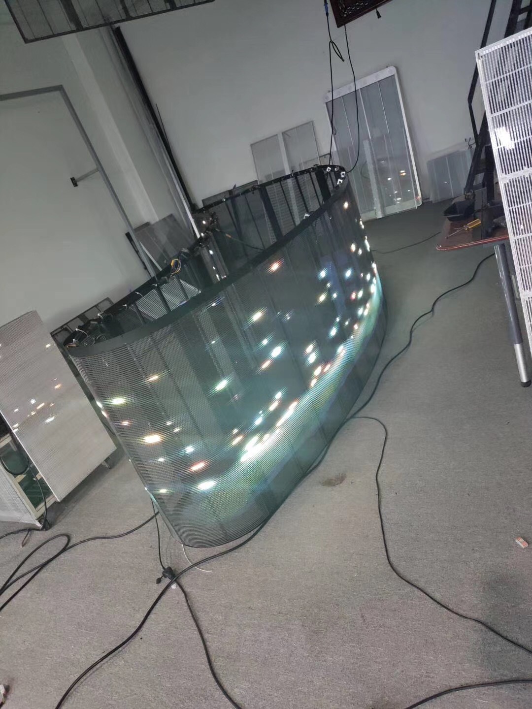 玻璃屏透明显示屏冰屏格栅屏珠宝展示屏led透光屏幕商场高端屏幕