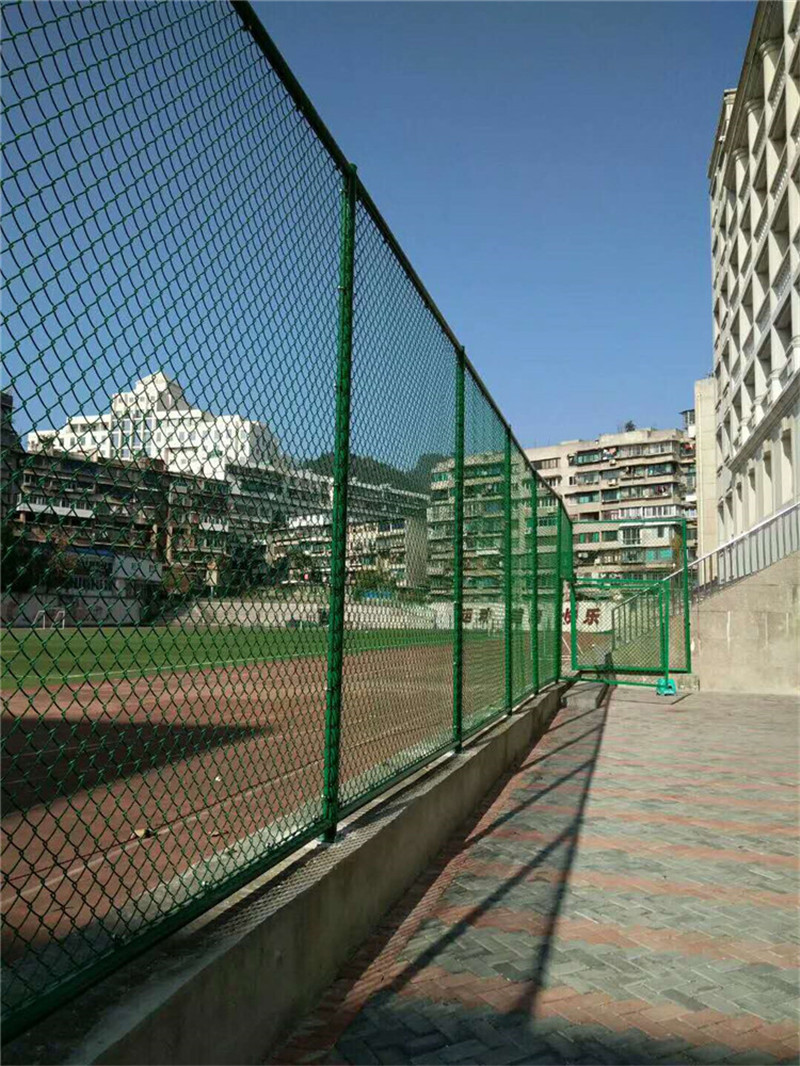 球场围栏围网 批发学校操场篮球场护栏网 运动场足球场围栏网