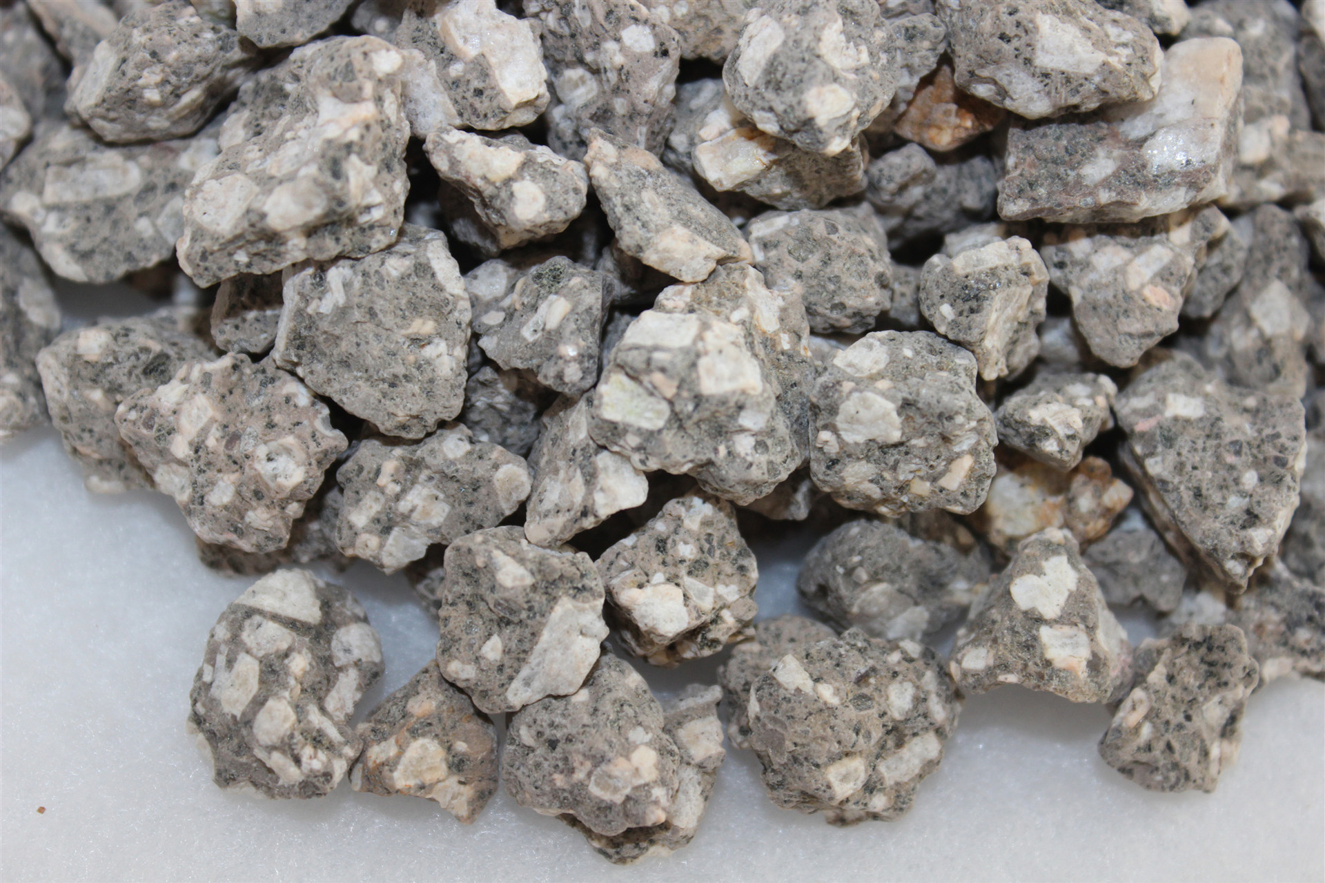 纯天然麦饭石鱼缸过滤材料净水调节水质多肉滤材