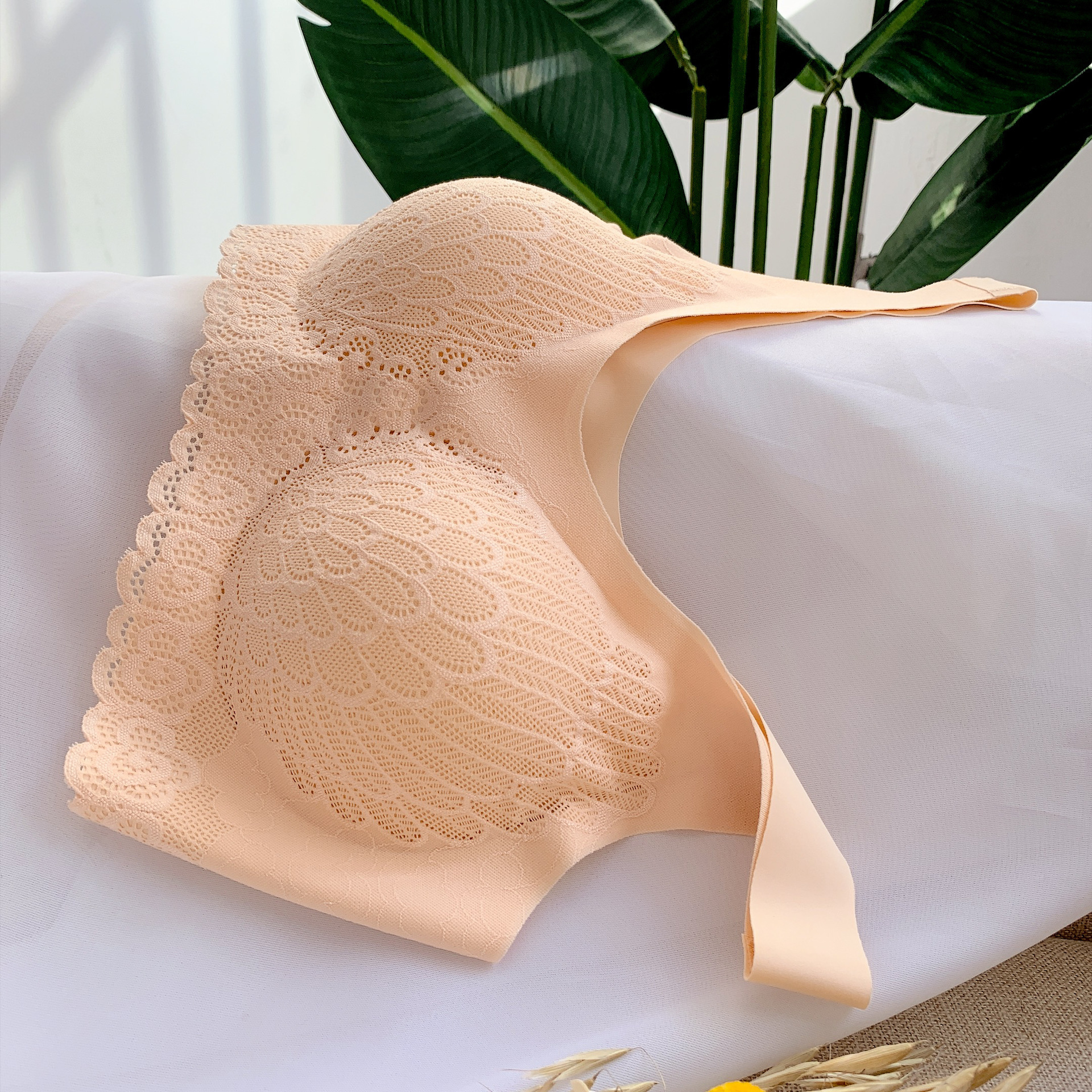 0冰丝蕾丝美背无痕内衣无钢圈小胸聚拢型运动背心睡眠文胸