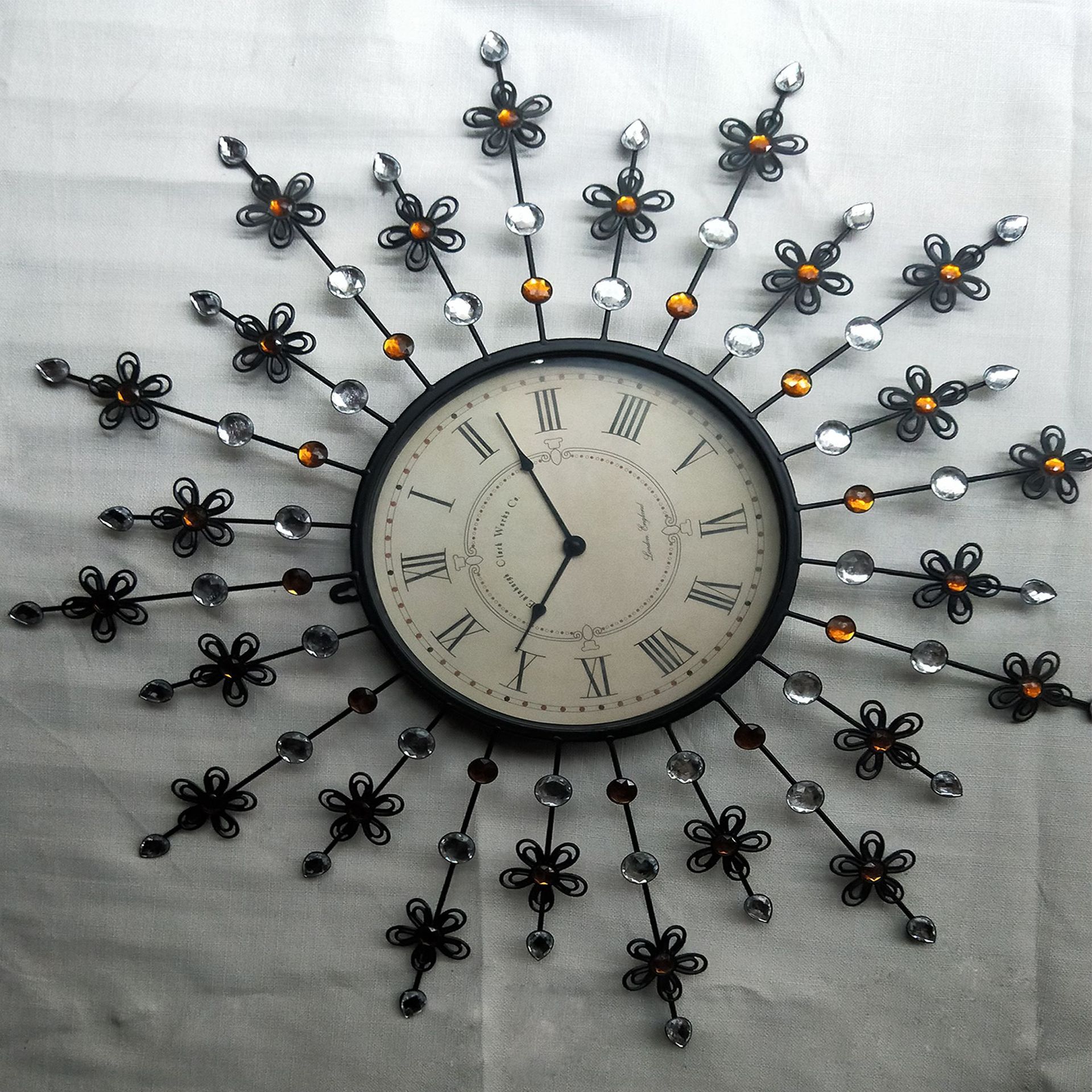 铁艺挂钟亚克力挂壁钟现代简约贴墙钟静音挂壁钟表