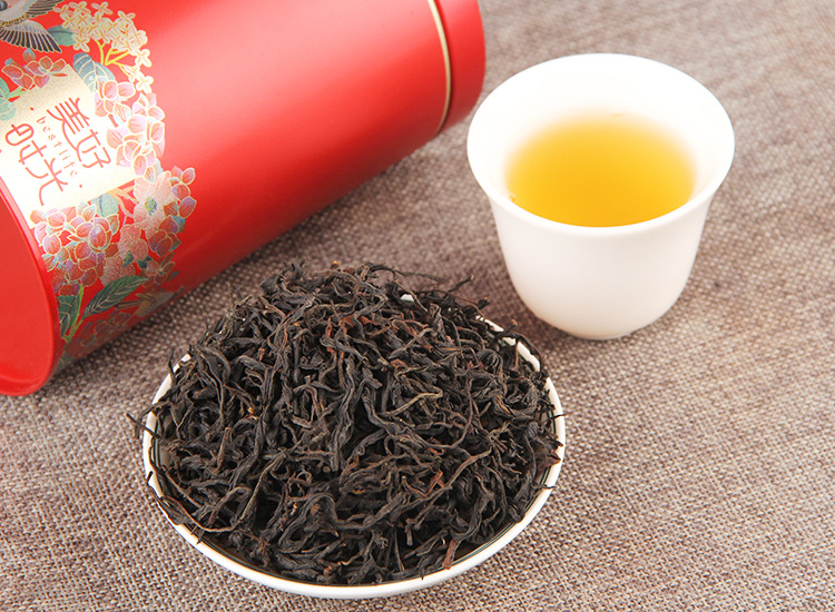 货好,价优,品质上乘规格:100克/罐*2罐/套年份:2022年春茶工艺:云南