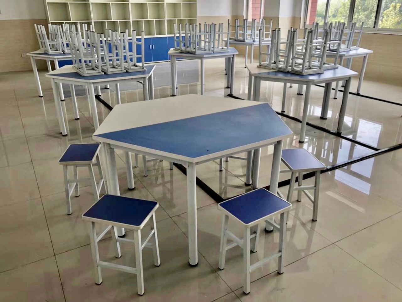 儿童学习拼接桌录播教室创客教室可升降培训机构桌椅补习班组合桌