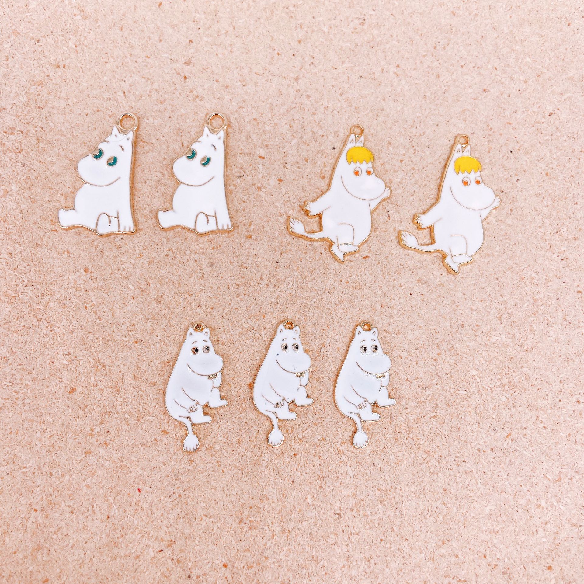 厂家直销 滴油卡通河马姆明白色河马可爱滴油合金配件diy饰品耳环